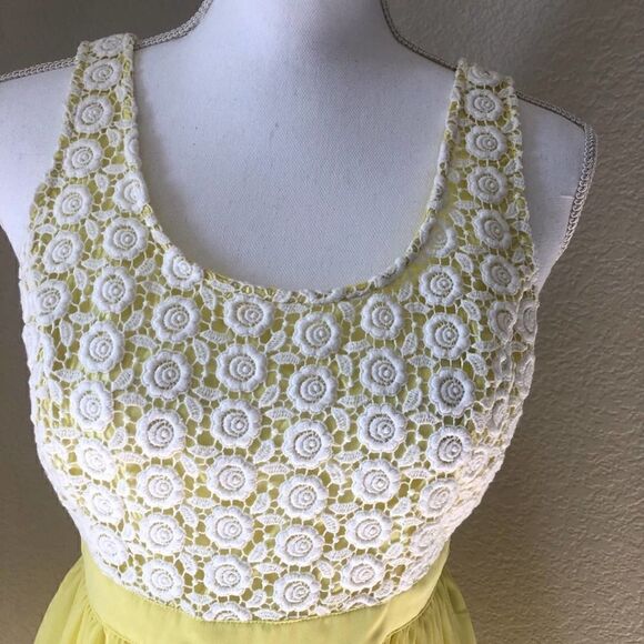 ⭐️3 for $10⭐️ Yellow crochet top sundress - Picture 2 of 6
